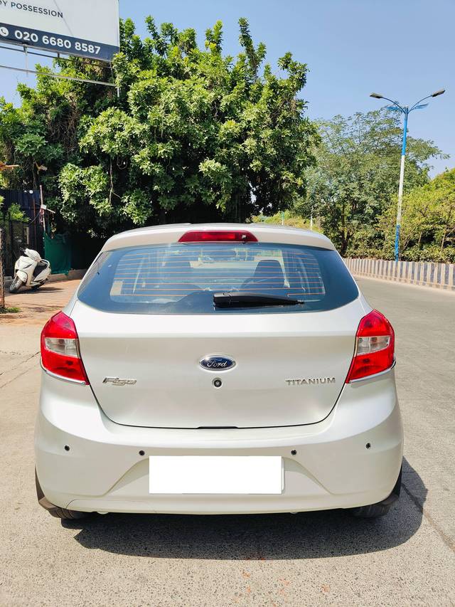 https://images10.gaadi.com/usedcar_image/4517785/original/processed_340409849f2e91aa90148a441cd0ae63.jpg?imwidth=6401