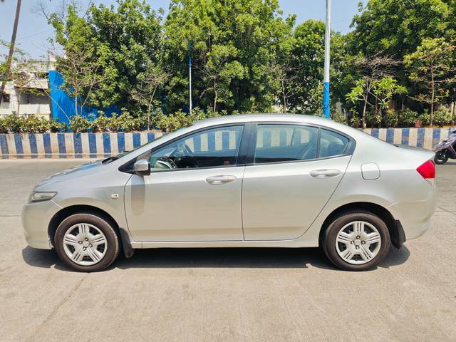 https://images10.gaadi.com/usedcar_image/4517786/original/d0f40290988dd76c3aa9234f38469ac5.jpg?imwidth=6402
