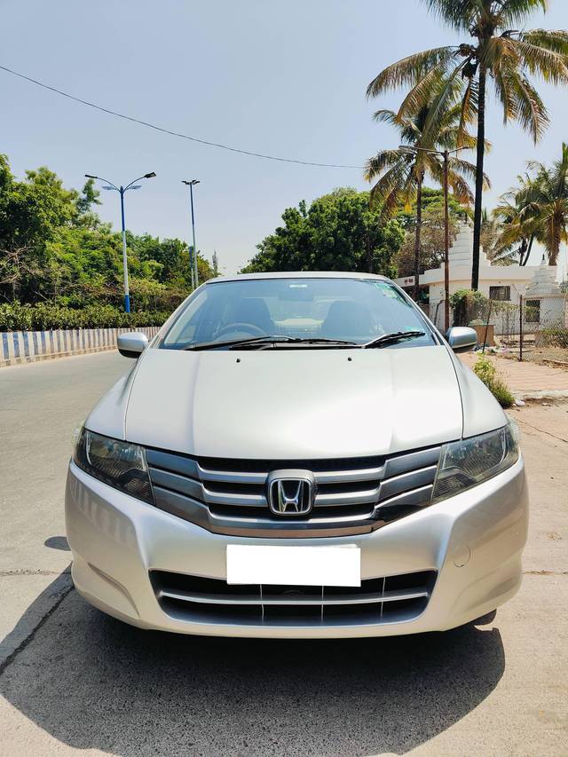 https://images10.gaadi.com/usedcar_image/4517786/original/processed_9bfbd70ada0e6c40cc2547ef2900d225.jpg?imwidth=6400