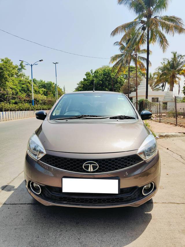 https://images10.gaadi.com/usedcar_image/4517788/original/processed_1de897836d3d7455147d3908df1b575b.jpg?imwidth=6400