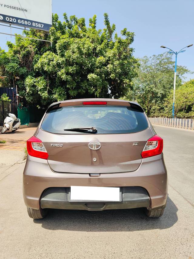 https://images10.gaadi.com/usedcar_image/4517788/original/processed_ac0594e3a2cc098f87898bc6f83d1064.jpg?imwidth=6401