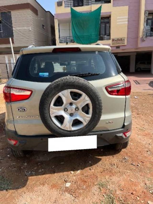 https://images10.gaadi.com/usedcar_image/4517796/original/processed_64bdfa89-d4f5-4777-a5eb-798335f4975b.jpeg?imwidth=6402