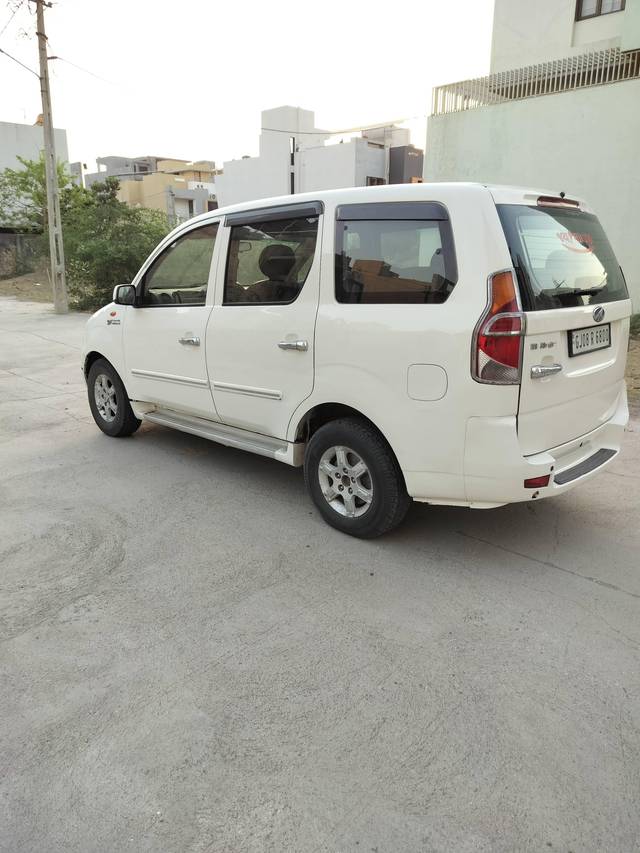 https://images10.gaadi.com/usedcar_image/4517797/original/processed_4153c3249e413aebb857ee26147b8f7d.jpg?imwidth=6402
