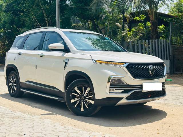 https://images10.gaadi.com/usedcar_image/4517801/original/processed_1df2bde65bdadd87b00fecba2473b51f.jpg?imwidth=6400
