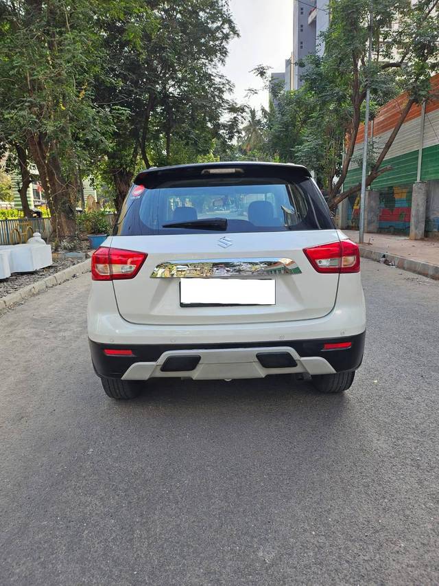 https://images10.gaadi.com/usedcar_image/4517806/original/processed_de5f0ba368e6600f38a8df753281429b.jpg?imwidth=6402