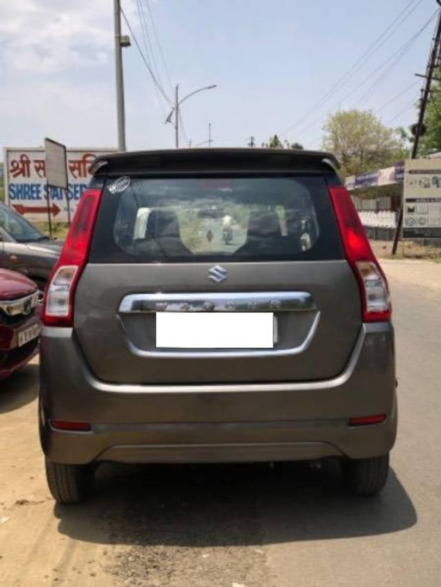 https://images10.gaadi.com/usedcar_image/4517845/original/processed_70361118-25da-4778-a1f9-2d2b602cbc7b.jpeg?imwidth=6401