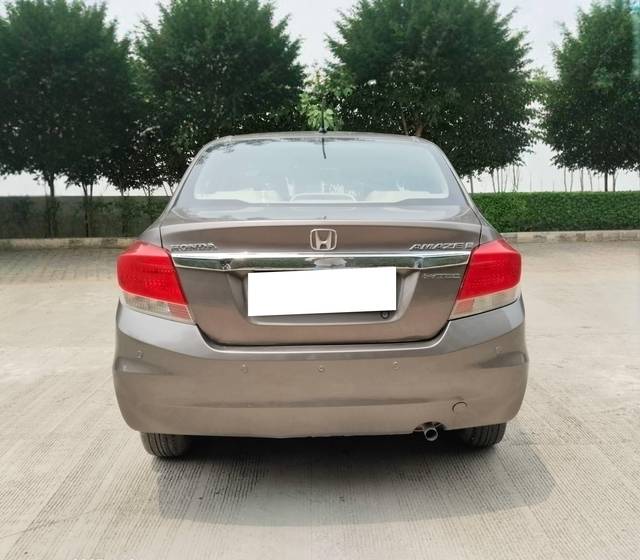 https://images10.gaadi.com/usedcar_image/4517851/original/processed_46900a6f9f439c83b332377bcb75b264.jpg?imwidth=6401
