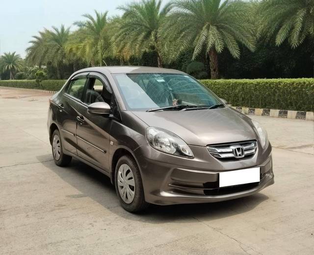 https://images10.gaadi.com/usedcar_image/4517851/original/processed_c1ffa1570361a072456a53aaabfcb2ea.jpg?imwidth=6402