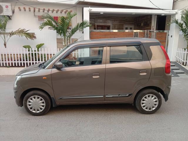 https://images10.gaadi.com/usedcar_image/4517858/original/processed_cc468cc233e51b6511964d73efb26382.jpg?imwidth=6402