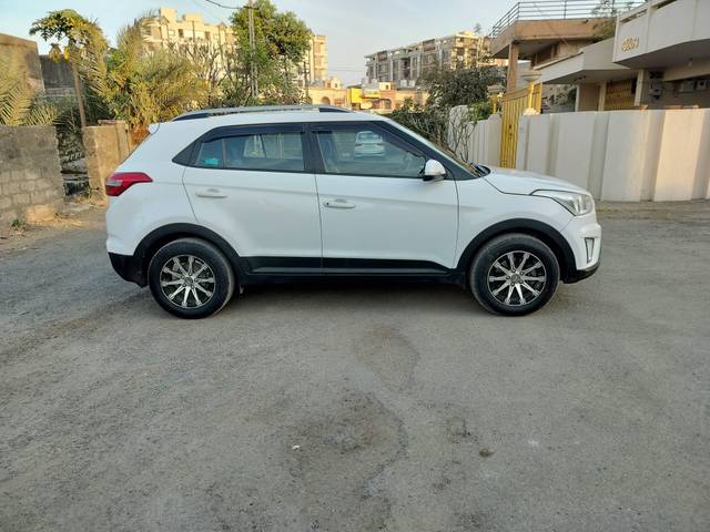 https://images10.gaadi.com/usedcar_image/4517860/original/processed_d024f03707efd1ebc4721ca63530f5e3.jpg?imwidth=6401