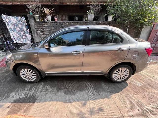 https://images10.gaadi.com/usedcar_image/4517865/original/processed_8da7813a-03d1-43fe-9e21-e52487afbe98.jpeg?imwidth=6402