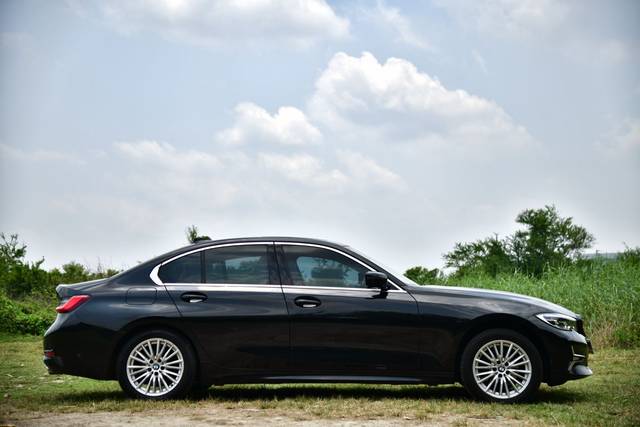 https://images10.gaadi.com/usedcar_image/4517897/original/5ea9a29f2eba5dbbb778bd0f2e03078d.jpg?imwidth=6401