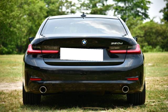 https://images10.gaadi.com/usedcar_image/4517897/original/processed_6fba90774abb39bed2b06ad0ae7be35d.jpg?imwidth=6402