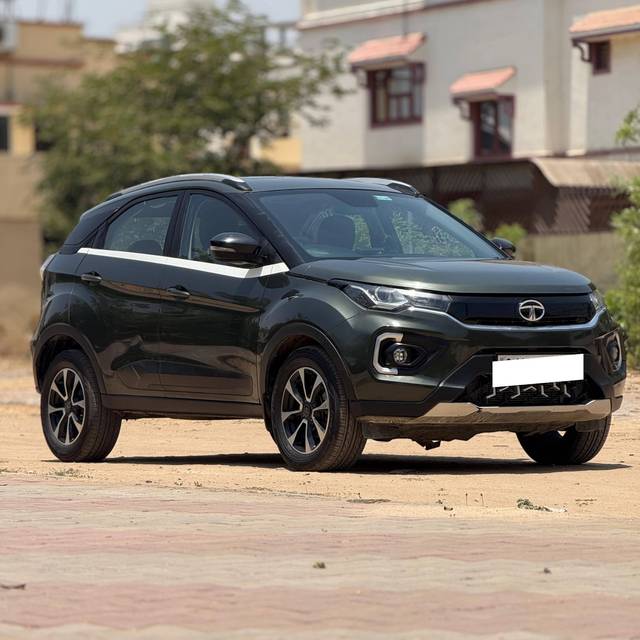 https://images10.gaadi.com/usedcar_image/4517899/original/processed_7c3af98141a7acf321b58bc75fb7594f.jpg?imwidth=6400