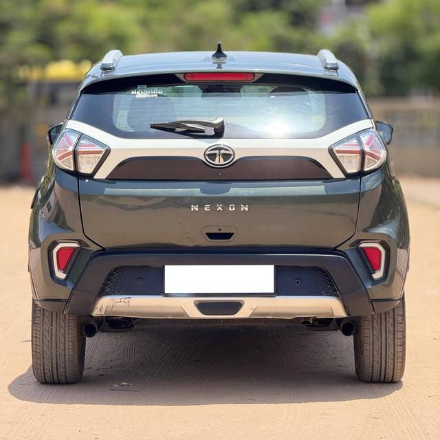 https://images10.gaadi.com/usedcar_image/4517899/original/processed_f9415e1bf899b9ac9cb2663919fa10cf.jpg?imwidth=6402
