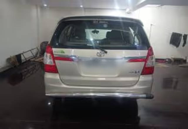 https://images10.gaadi.com/usedcar_image/4517900/original/ff4ee0cf-4385-48d7-8eed-0eb9f5a56356.?imwidth=6401