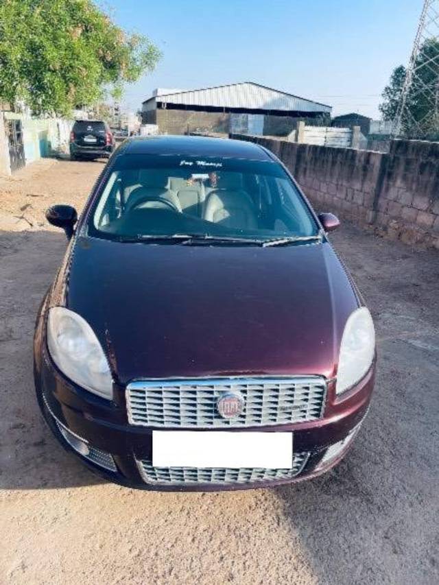 https://images10.gaadi.com/usedcar_image/4517902/original/processed_539baf11-53a4-435d-9338-8d2c9ea6bd49.jpeg?imwidth=6400