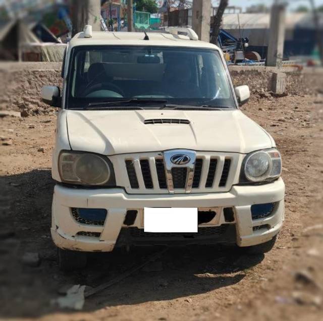 https://images10.gaadi.com/usedcar_image/4517907/original/processed_73b95faf-181d-4a98-9619-18ed8d07532f.jpg?imwidth=6400