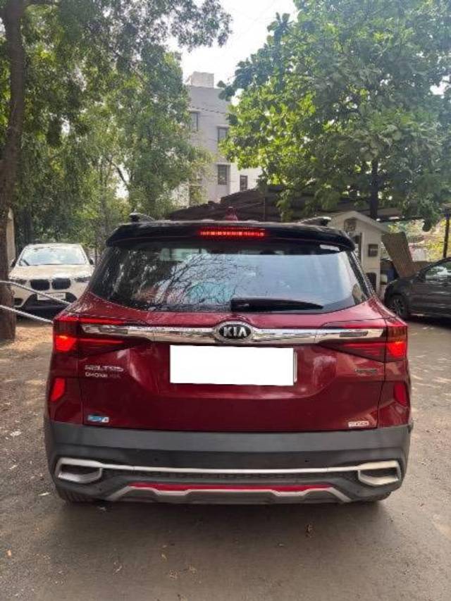 https://images10.gaadi.com/usedcar_image/4517909/original/processed_f5a233f4-bd32-4698-a4f3-f12f54fa7f2b.jpeg?imwidth=6401