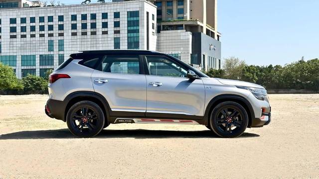 https://images10.gaadi.com/usedcar_image/4517915/original/processed_1dd555c459e78b024a091b82d2b906f0.jpg?imwidth=6401