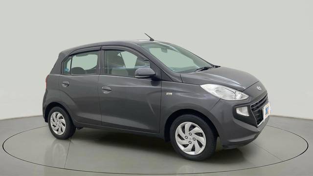 https://images10.gaadi.com/usedcar_image/4517925/original/5b3baebd3b3b93a76598dbc840562ea8.jpg?imwidth=6400