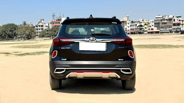 https://images10.gaadi.com/usedcar_image/4517989/original/processed_66779c538b7c391f3d4c96528fefc8d5.jpg?imwidth=6401
