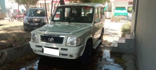 https://images10.gaadi.com/usedcar_image/4518000/original/processed_9079e225-f12e-4349-9756-b2df410afafa.jpg?imwidth=6402