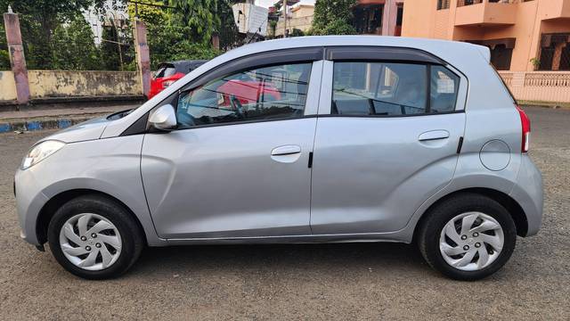 https://images10.gaadi.com/usedcar_image/4518012/original/processed_472405bba3ae6a05763d4db346707729.jpg?imwidth=6402