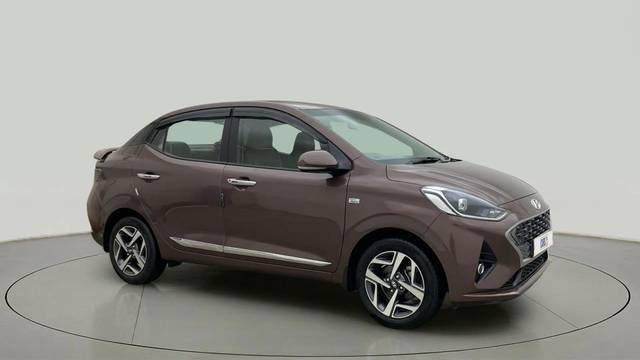 https://images10.gaadi.com/usedcar_image/4518022/original/fe9cb29f1cb39f57bcc1ee5d865f9fa9.jpg?imwidth=6400