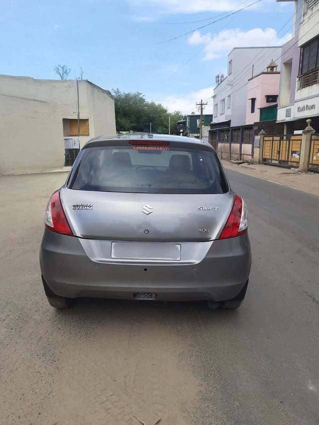 https://images10.gaadi.com/usedcar_image/4518024/original/processed_6937beea3f8029ebd35e96e2f7c2d167.jpg?imwidth=6402