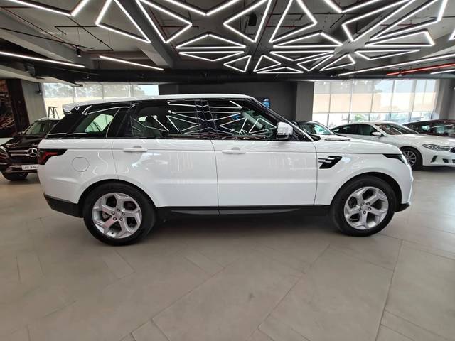 https://images10.gaadi.com/usedcar_image/4518029/original/processed_7051e8d21dfaeffa4a0de7f74e5b9661.jpg?imwidth=6401