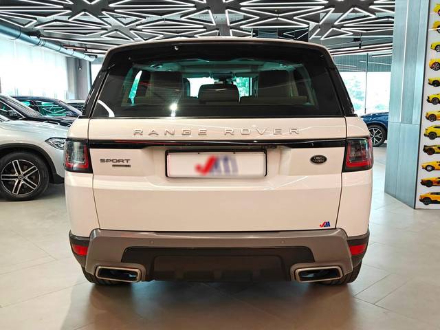 https://images10.gaadi.com/usedcar_image/4518029/original/processed_7d55fde3789f490efd2dce79d1b466f0.jpg?imwidth=6402