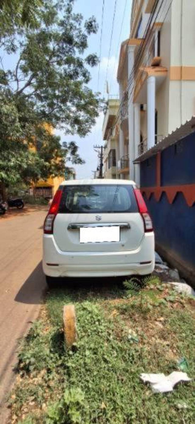 https://images10.gaadi.com/usedcar_image/4518046/original/processed_1f1be1cf-42d7-4945-b16d-f9dc0e005020.jpg?imwidth=6401