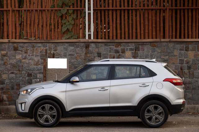 https://images10.gaadi.com/usedcar_image/4518053/original/processed_174664a4bd31183a2e9c0054951da8d1.jpg?imwidth=6402