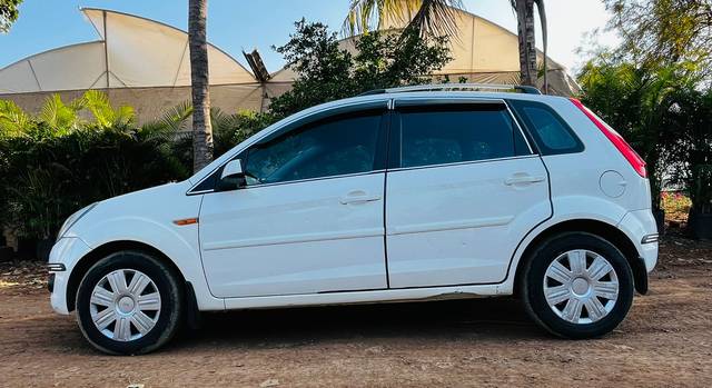 https://images10.gaadi.com/usedcar_image/4518065/original/846fce1f-1272-4dfd-9658-0e0a0fb81821.jpg?imwidth=6402