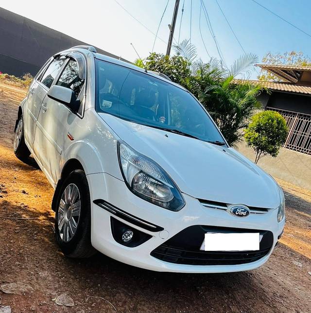 https://images10.gaadi.com/usedcar_image/4518065/original/processed_573e6acdbbe3f2383475a1291de399cc.jpg?imwidth=6400