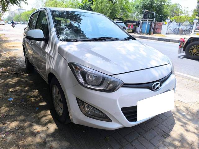 https://images10.gaadi.com/usedcar_image/4518066/original/processed_57f7ea9b4e97614ed050288f12c4b1c9.jpg?imwidth=6400