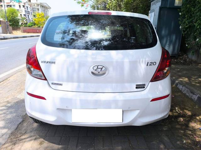 https://images10.gaadi.com/usedcar_image/4518066/original/processed_f153c0489fa16e722123dbebbe70a1f9.jpg?imwidth=6401