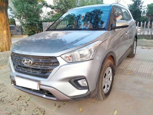 https://images10.gaadi.com/usedcar_image/4518068/original/processed_d31d27f5e6944137b66933d2dc6c8d6a.jpg?imwidth=6402