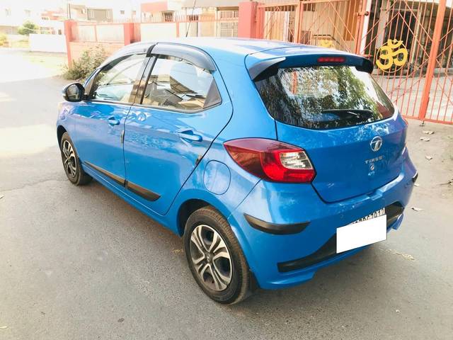 https://images10.gaadi.com/usedcar_image/4518069/original/processed_9033e1e34824439f1a30667cc9eb163b.jpg?imwidth=6402