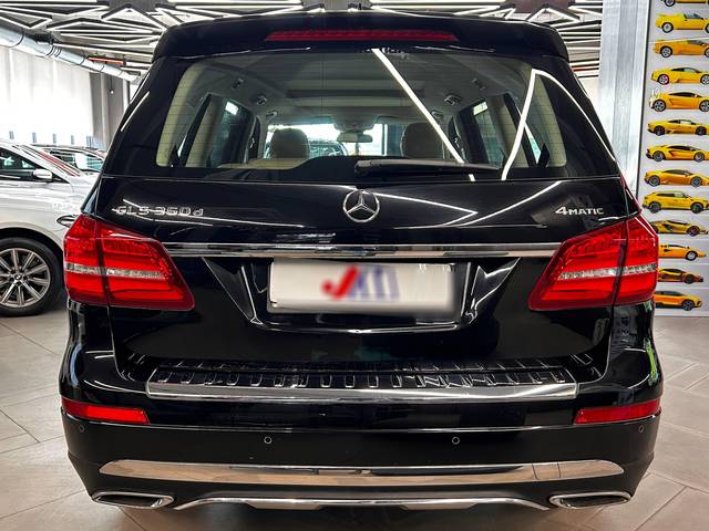 https://images10.gaadi.com/usedcar_image/4518070/original/processed_fc82bb5593a155126e538567295a4ae3.JPG?imwidth=6402
