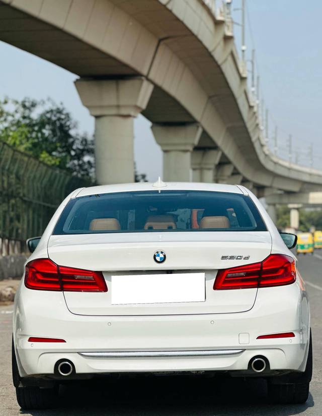 https://images10.gaadi.com/usedcar_image/4518079/original/processed_799e321794d466ab2bfd69fb0d88206c.jpg?imwidth=6401