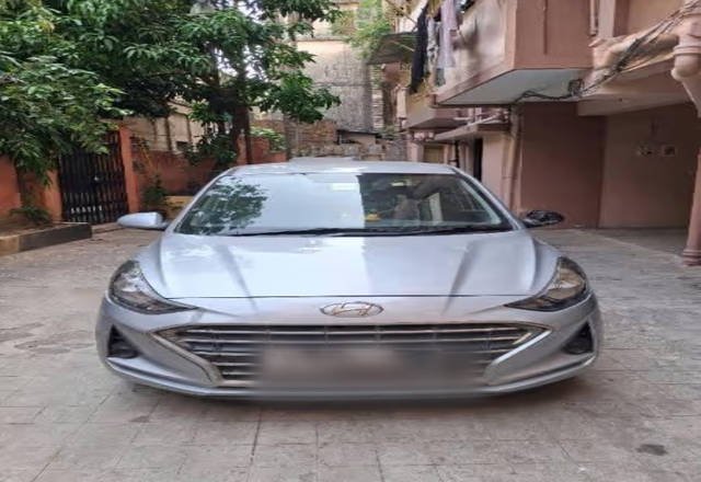 https://images10.gaadi.com/usedcar_image/4518107/original/9bbd5a8b-2f84-4488-816c-679a315513d4.?imwidth=6400