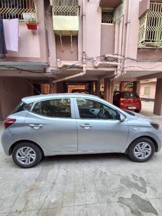 https://images10.gaadi.com/usedcar_image/4518107/original/processed_a7a9c655-c26b-430f-9712-75e3ad826717.jpg?imwidth=6401