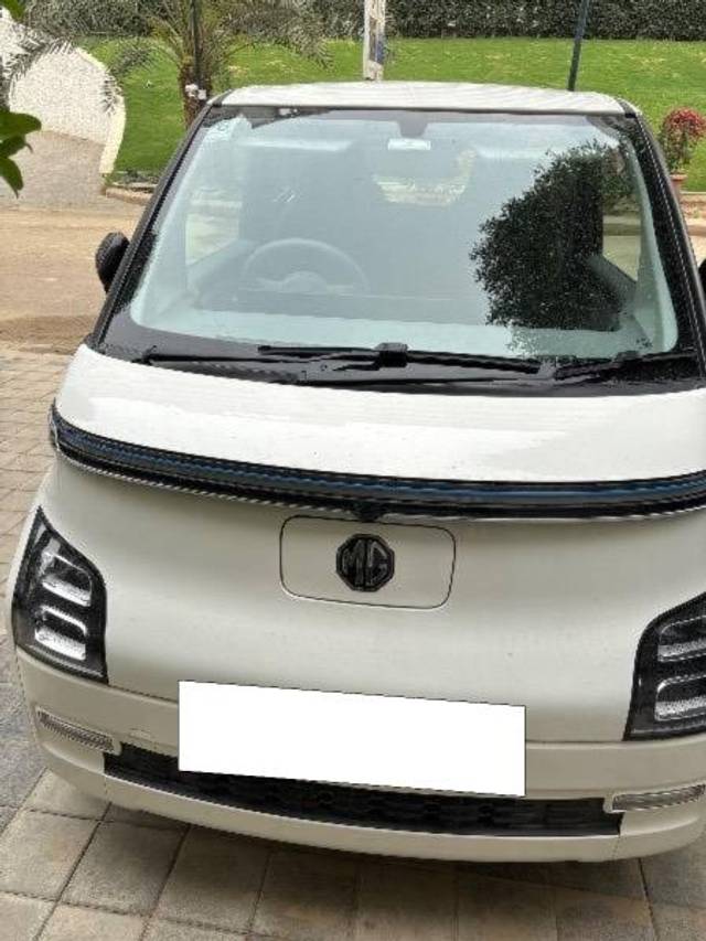 https://images10.gaadi.com/usedcar_image/4518123/original/processed_271defed-84f3-44cd-aac7-8afc705f01e5.jpg?imwidth=6400