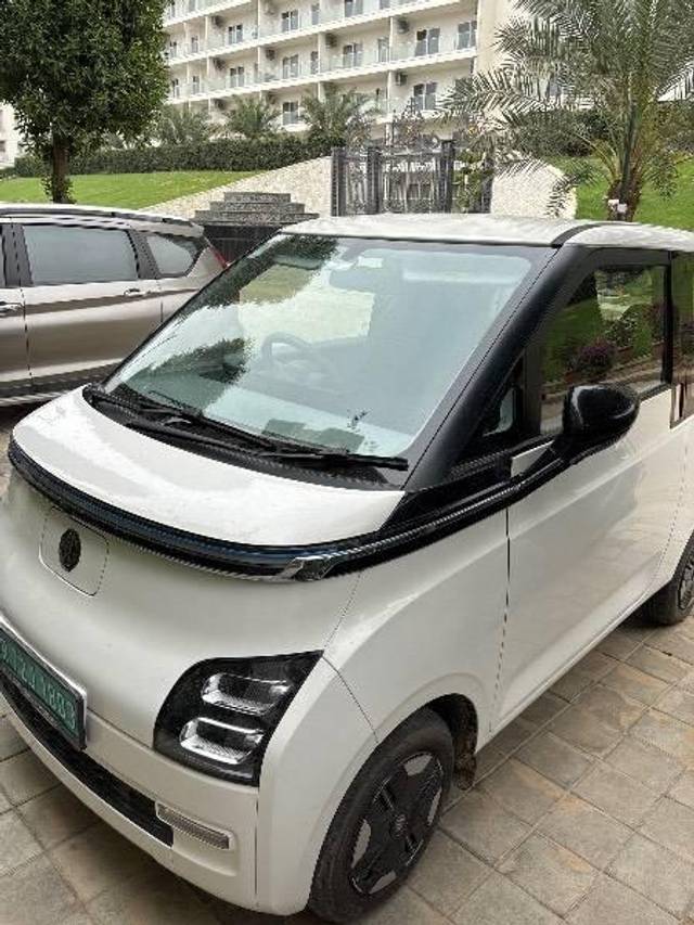 https://images10.gaadi.com/usedcar_image/4518123/original/processed_a15458ee-b05c-469f-9c00-27cecbe34fc7.jpg?imwidth=6402