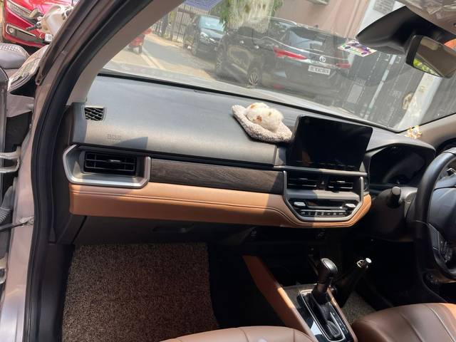 https://images10.gaadi.com/usedcar_image/4518128/original/ba5a81a79ae26bb45731456e7eb36ed1.jpg?imwidth=6402