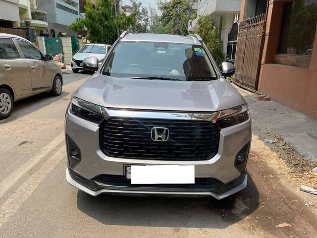 https://images10.gaadi.com/usedcar_image/4518128/original/processed_ab9c07e5b8d51af91524bf8f45bbac41.jpg?imwidth=6400