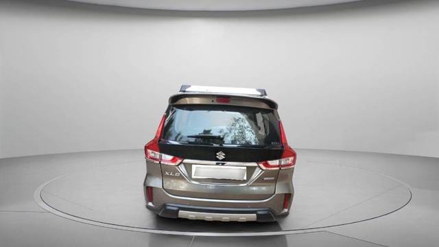https://images10.gaadi.com/usedcar_image/4518132/original/processed_99ce060e-01ed-4c0d-916c-e79dc53cacca.jpeg?imwidth=6401