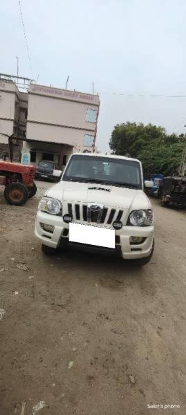 https://images10.gaadi.com/usedcar_image/4518133/original/processed_f7d14b91-c698-47cf-bf50-9b423fc8ca86.jpg?imwidth=6400
